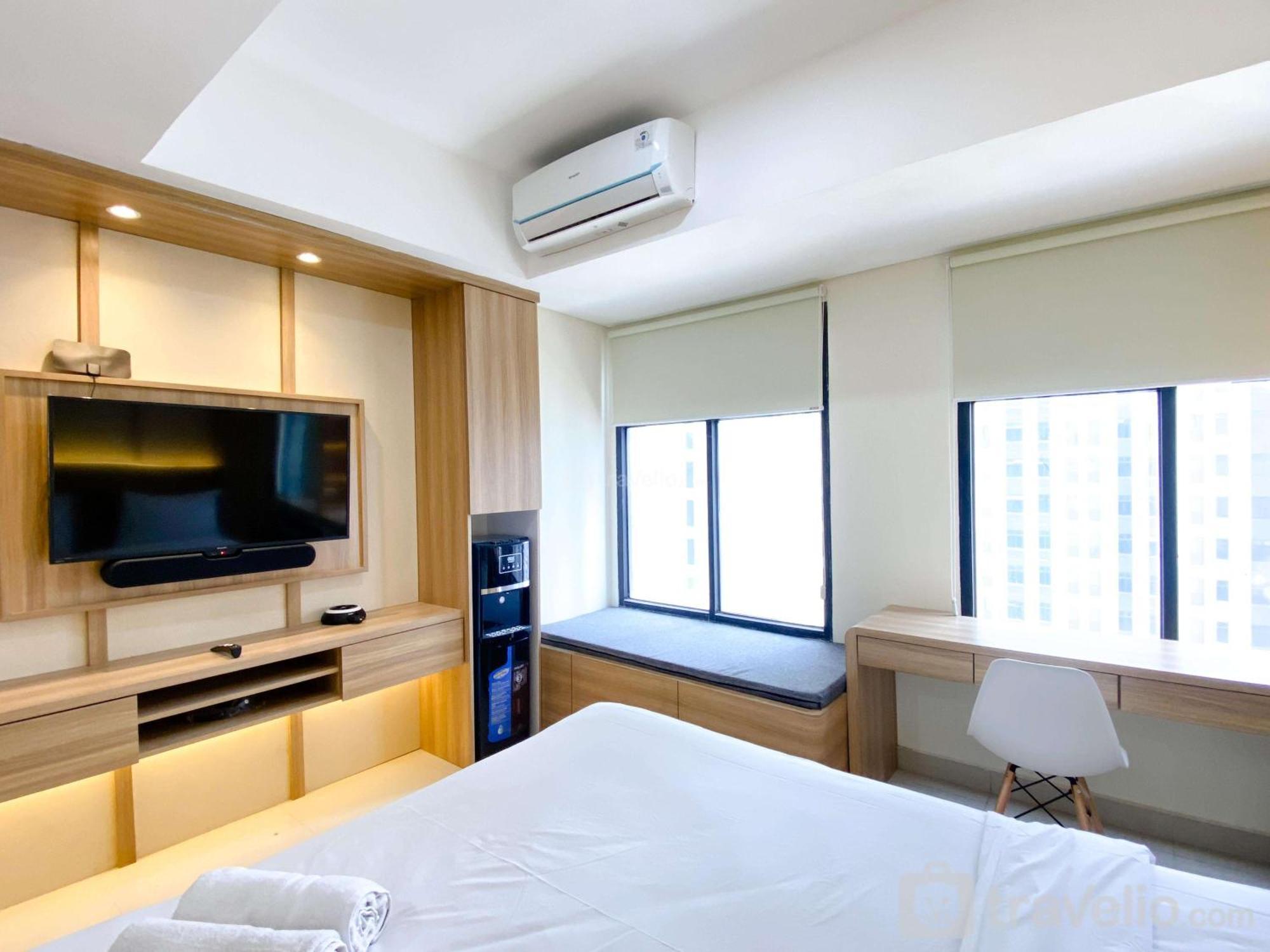 Homey And Warm Studio Room Pollux Chadstone Apartment By Travelio Cikarang Exterior foto